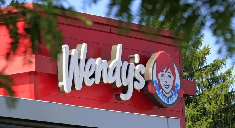 Menekülőúton a Wendy's: az eladások zuhanása miatt éttermek százait zárják be