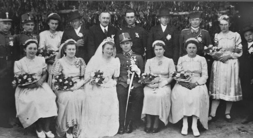 Két lakodalom, egy házaspár, menyasszonyi ruhadivatok falun