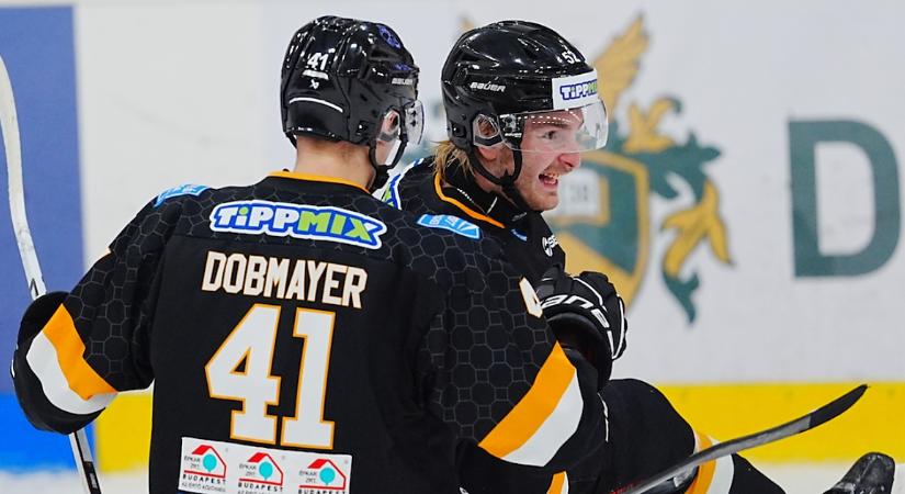 Egy lépéssel közelebb kerültek a döntőhöz a DEAC hokisai