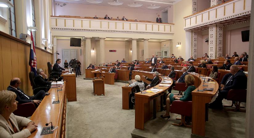 Rámennek az üres lakásokra: kemény tervet tett le az asztalra a kormány