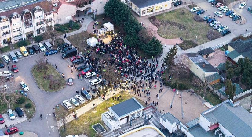 Kínosan kevesen voltak kíváncsiak Magyar Péterre Hajdúszoboszlón