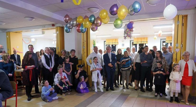 24. alkalommal is farsangi jókedvvel telt meg a Dózsaváros (galéria)