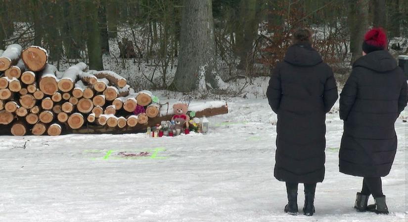 Halálos szánkóbaleset történt: kisbusszal vontatott gyerekeket egy német férfi