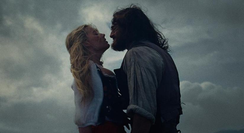 Vigyázat! Nyomokban Üvöltő szeleket tartalmaz – megnéztük Emerald Fenell gótikus lázálmát