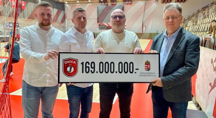 Komoly összeg jött Dunaújvárosba: a fiatal kézisek a nyertesek