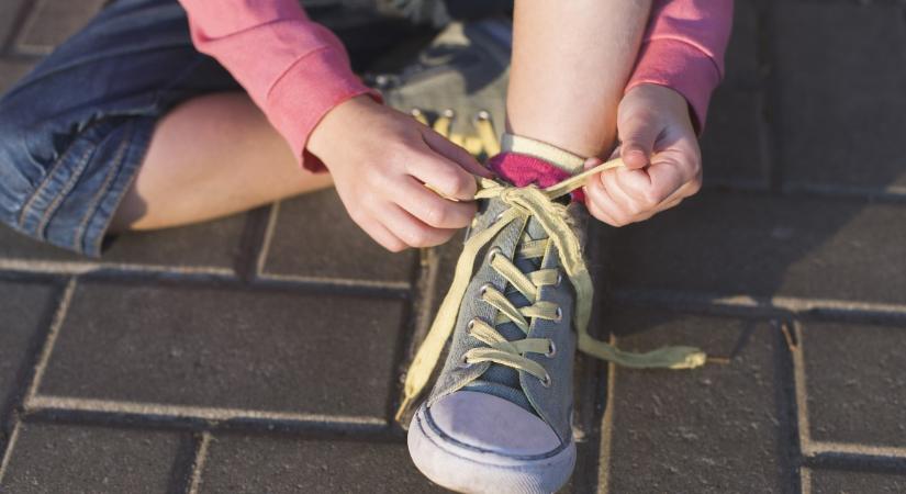 Cipőkötés egyszerűen: így tanítsd meg a gyereknek