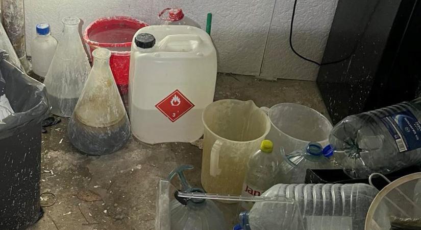 Droglabort számoltak fel Budakeszin – videó