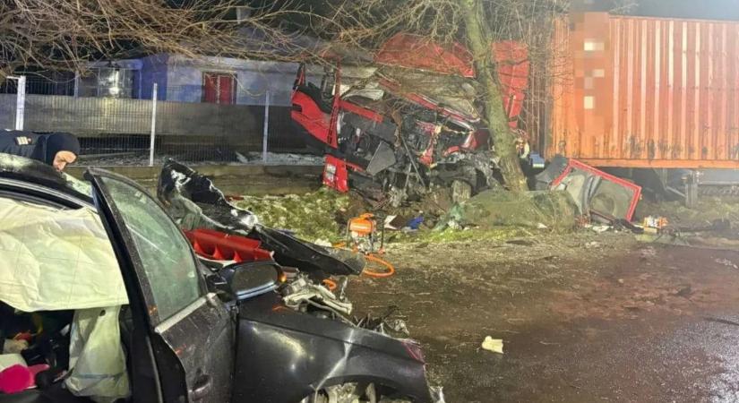 Halálos baleset a szomszédban: 10 éves gyermek életéért küzdöttek a helyszínen