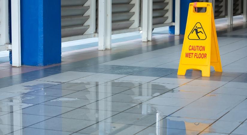 Amire figyelni kell télen a padlók tisztítása során