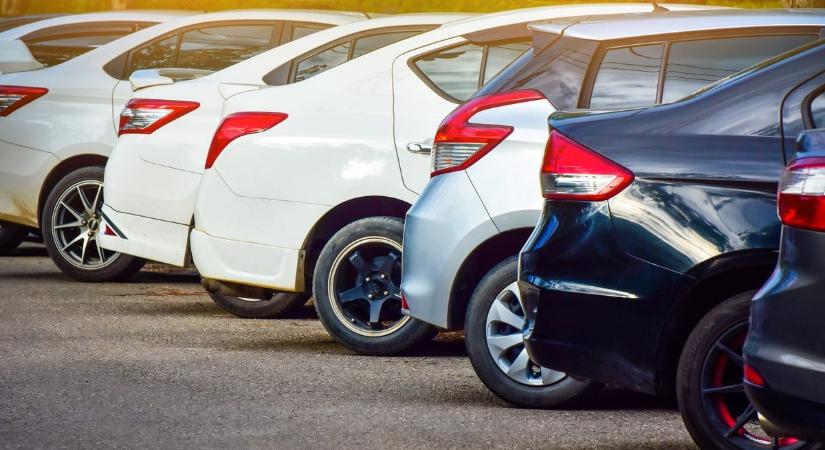 Milliárdokat spórolhatnak a magyarok, heteken belül eltörlik a bosszantó díjat