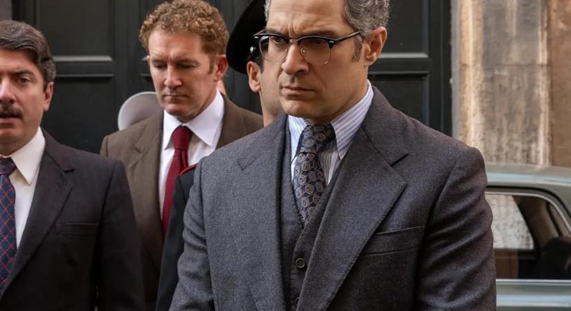 Egy hamisító élete: Emlékezetes események alapján (kritika)