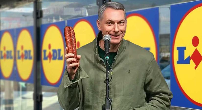 Lázár János kolbászt emelt aztán kifelé mutatott az országból a Lidl-nek és a több külföldi láncnak