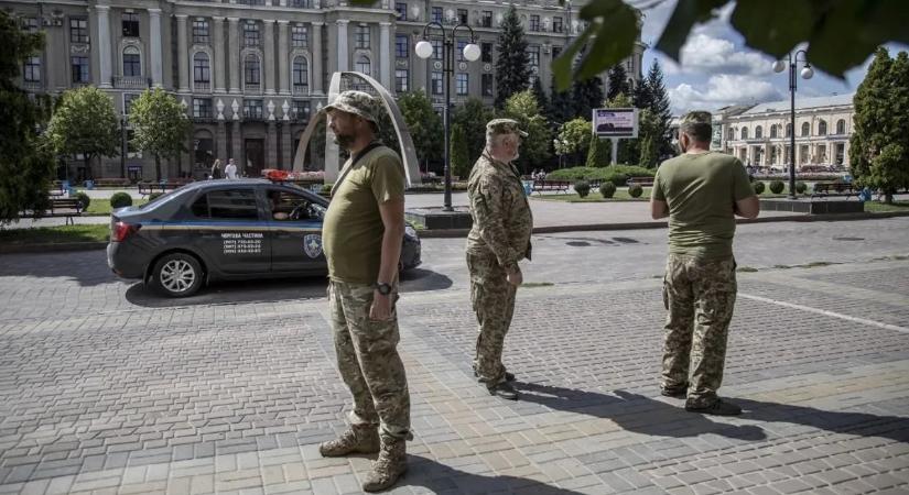 Kegyetlen valósággal néznek szembe az ukrán férfiak