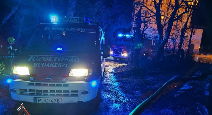 Felcsaptak a lángok: újabb pusztító tűz tombolt Budakeszin