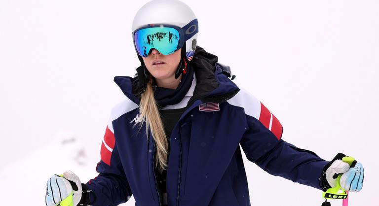 Megható videón, ahogy hazaszállítják Lindsey Vonnt a trevisói kórházból az otthonába