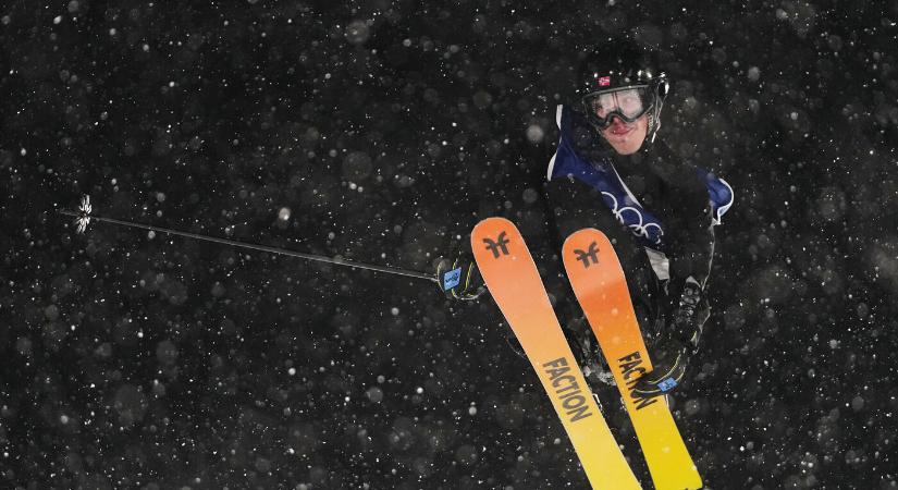 Parádés versenyben norvég aranyérem a férfi szabadstílusú sízők big air számában