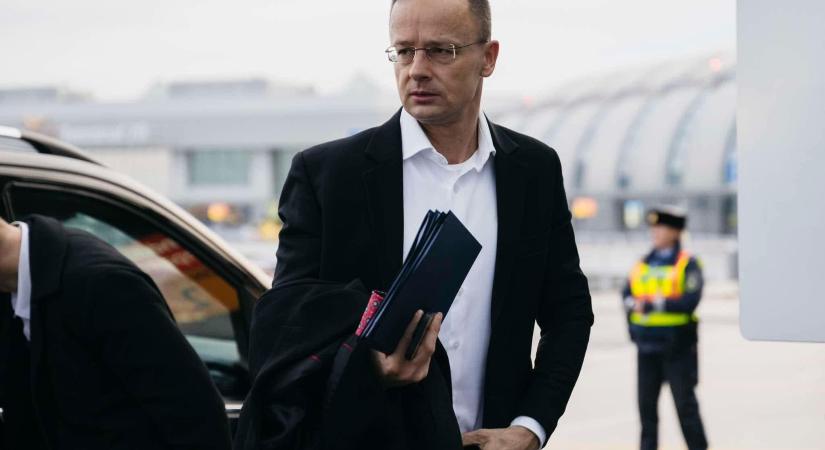 Szijjártó Péter kiosztotta Kapitány Istvánt a kőolaj-beszerzésről