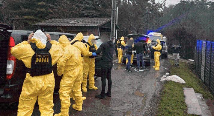 Drograzzia Budakeszin – 16 kiló kábítószerrel és 2500 ecstasyval bukott le a nemzetközi dílerhálózat