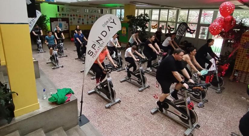 Tekerjen, akinek két anyja van!?...