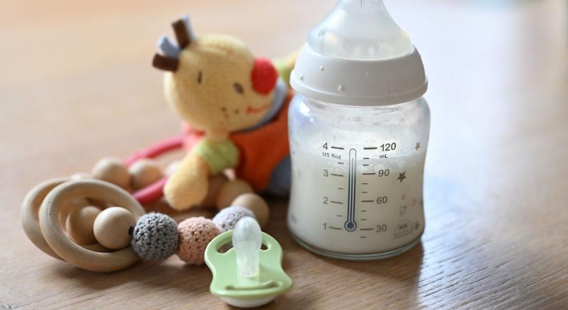 Európában dagad a babatápszerbotrány, Magyarországon hivatalosan nincs megbetegedés vagy haláleset