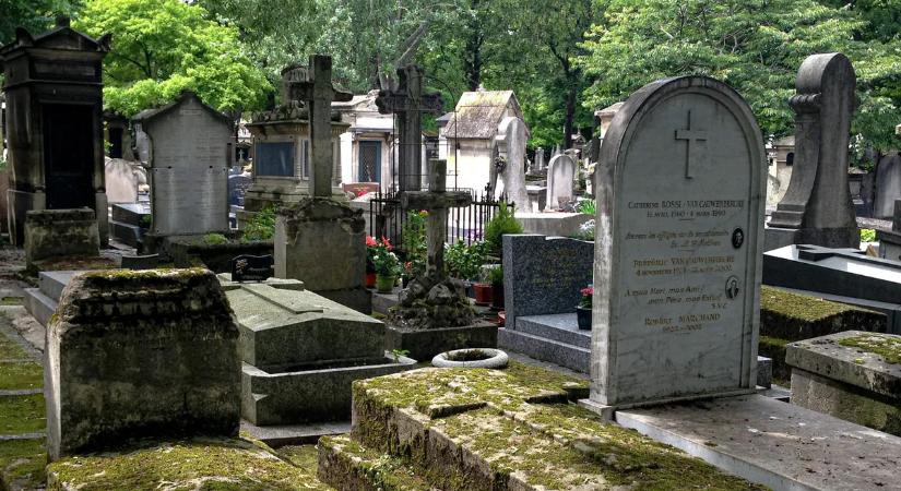 Felháborító! A halottakat sem tiszteli Mark Zuckerberg