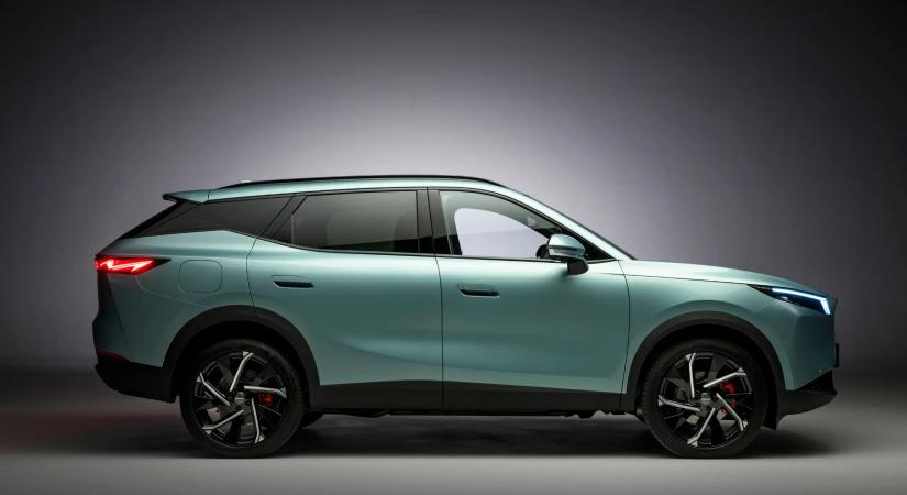 Beárazták itthon az Omoda 7-et, mutatjuk, mennyit kérnek érte!