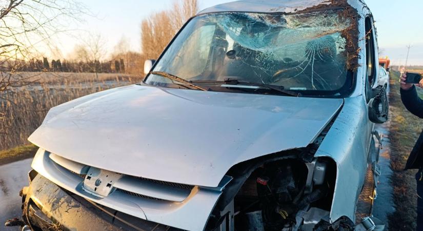 Ketten súlyosan, hárman könnyebben megsérültek a bácsalmási balesetben – fotók