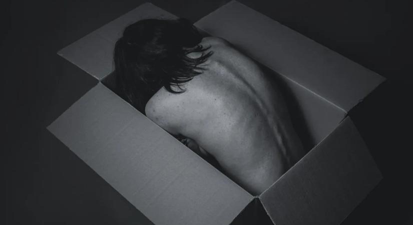 Válóperük előtt egy héttel kötözte és erőszakolta meg férje a dunaföldvári nőt