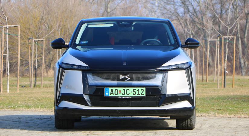 Ilyen az autózás modern csúcsa a franciák szerint