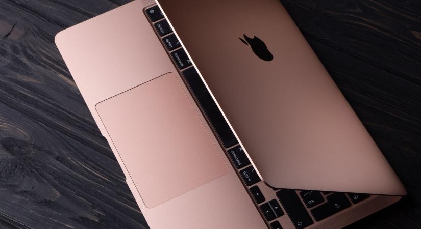 Az idén érkező „olcsó” MacBook várhatóan újfajta házat kap, amit olcsóbban és gyorsabban lehet gyártani