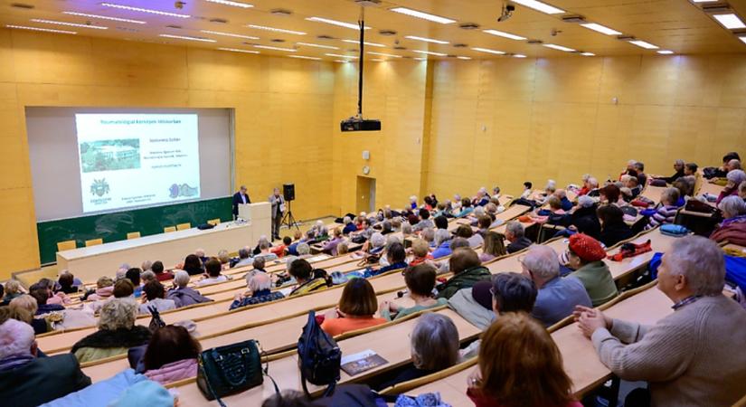 Indul a félév a Szenior Egyetemen, mutatjuk a tervezett programot!