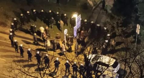 Vadászták a rendőrök az egyetemistákat és a polgárokat Belgrádban