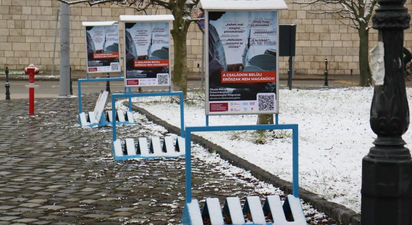 „A kontroll nem szerelem” – Elindult áldozatsegítő köztéri plakátkampányunk