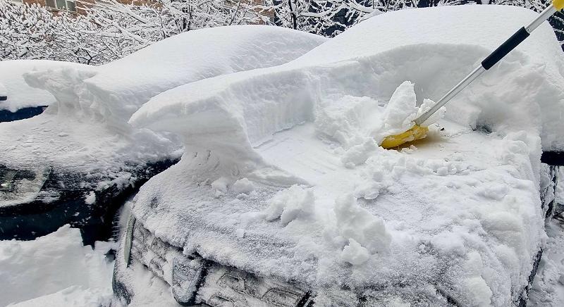 Meghosszabbították a figyelmeztetéseket: Havazás és hófúvás várható (VIDEÓ)