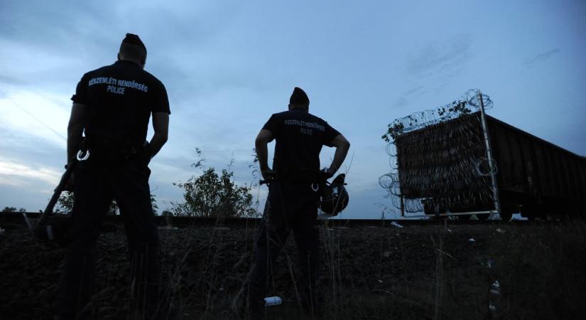 Éjszakai akció Röszkénél: embercsempészek is fennakadtak az ellenőrzésen