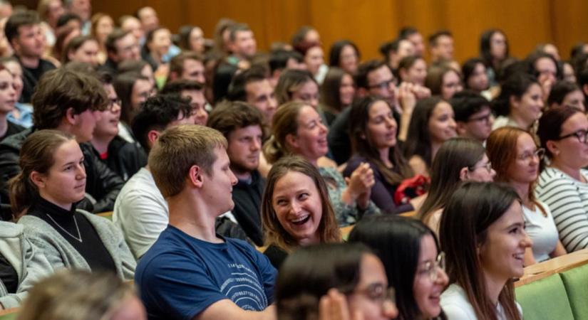 Rekordidő alatt beteltek a kreditért járó színházi kurzusok a Debreceni Egyetemen