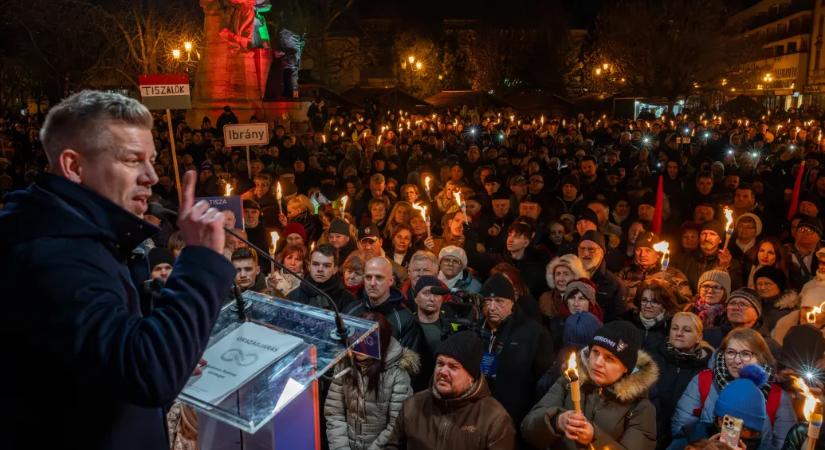Magyar Péter a Tisza fővárosában hívta meg a fiatalokat az évtized legnagyobb bulijába