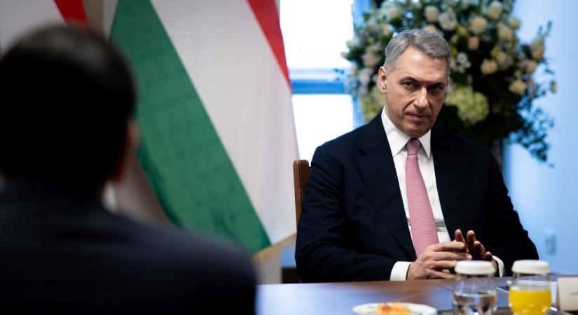 „Be fogunk szedni egy kis pénzt azért, de hajlandók vagyunk vissza is adni" – így tárgyalt Lázár János a fuvarozókkal