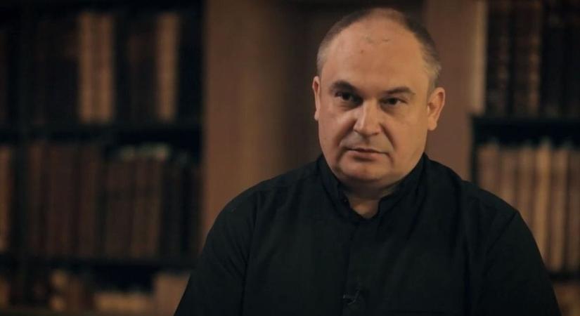 Az ezer szállal Heves vármegyéhez kötődő költő átvette az egész világot bejárt irodalmi díjat