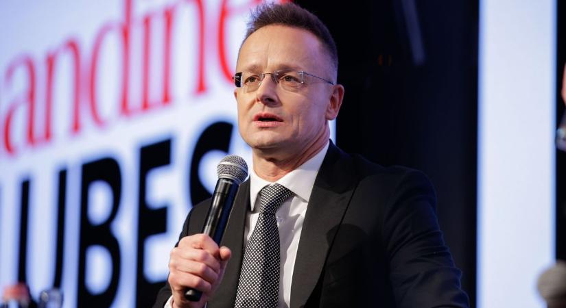 Szijjártó Péter csak egyetlen jó döntést hozhatott – nem akármelyik ország állhat a gödi álhírbotrány mögött