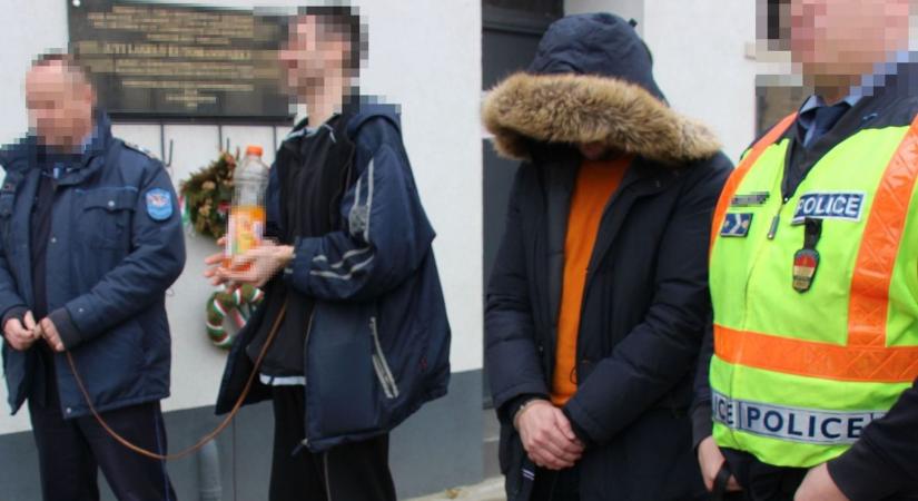 Tessék kézzel inteni, meghoztuk a varázsgombát! Vezetőszáron vitték el a Szabolcsban lekapcsolt futárokat – videóval