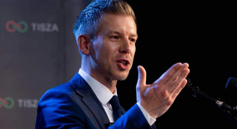 Magyar Péter: Elefánt is lehet a szobában, huszonöt meztelen nő, vagy thai törpe