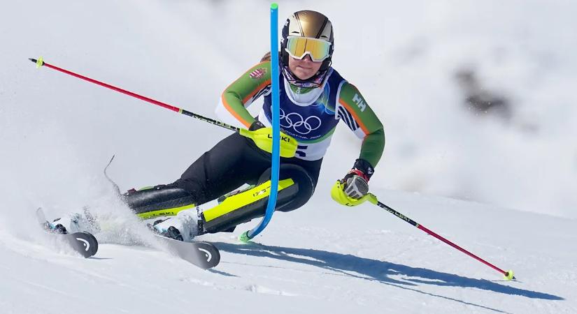 Tóth Zita 36. a női műlesiklás első futamában, Shiffrin vezet