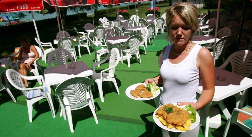 Nyári fizetések a Balatonnál: legenda, túlzás vagy tényleg még mindig lehet nagyot keresni a parton?