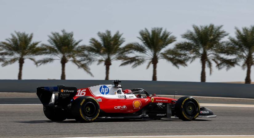 Leclerc az élen, köhög a Red Bull és az Aston Martin Bahreinben