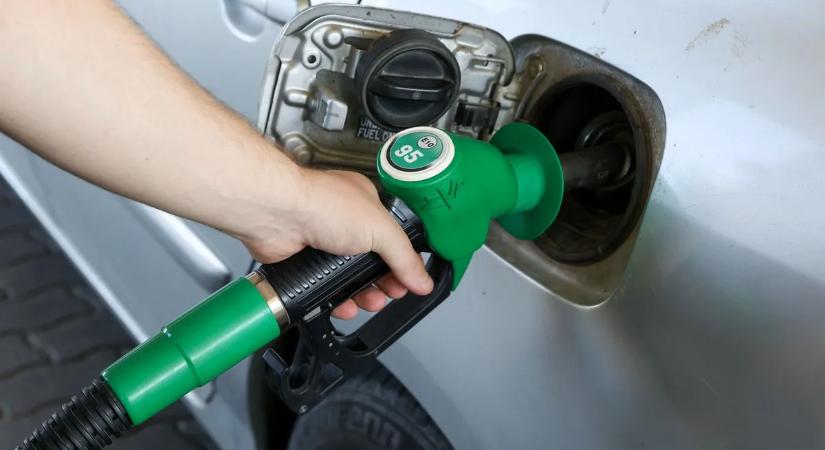 Ha a Barátság vezeték leáll, akkor kötelező az Adria vezetéken orosz tengeri olajat szállítani