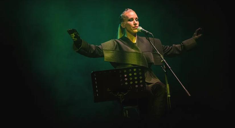 Szem nem marad szárazon: így még biztos nem hallottad Molnár Piroskát