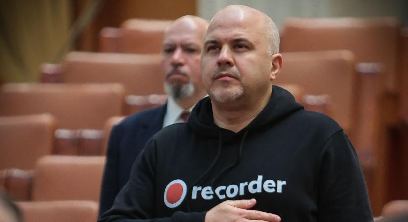 Szigor: Pulóverben nem, csak zakóban szólalhatnak fel a képviselők Románia parlamentjében?