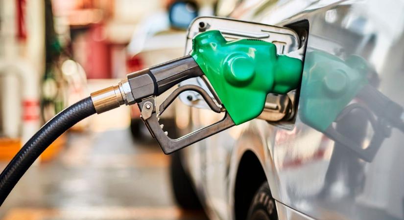 Jó hír, autósok! Holnap ennyivel csökken az üzemanyag ára