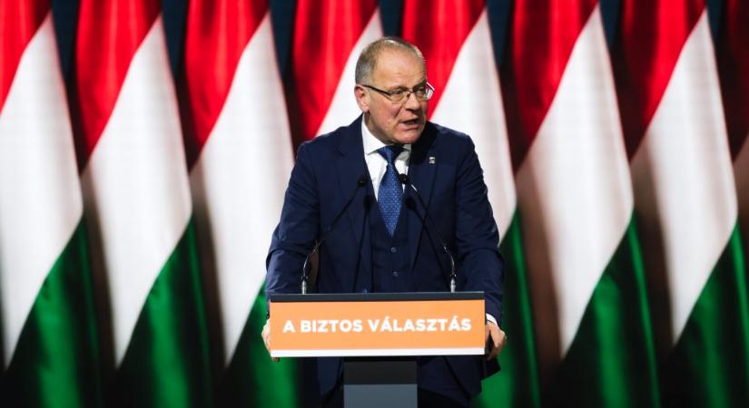 Hadházy: Nem neveztem Navracsicsot undorítónak, csak a legkárosabb és leggerinctelenebb fideszesnek